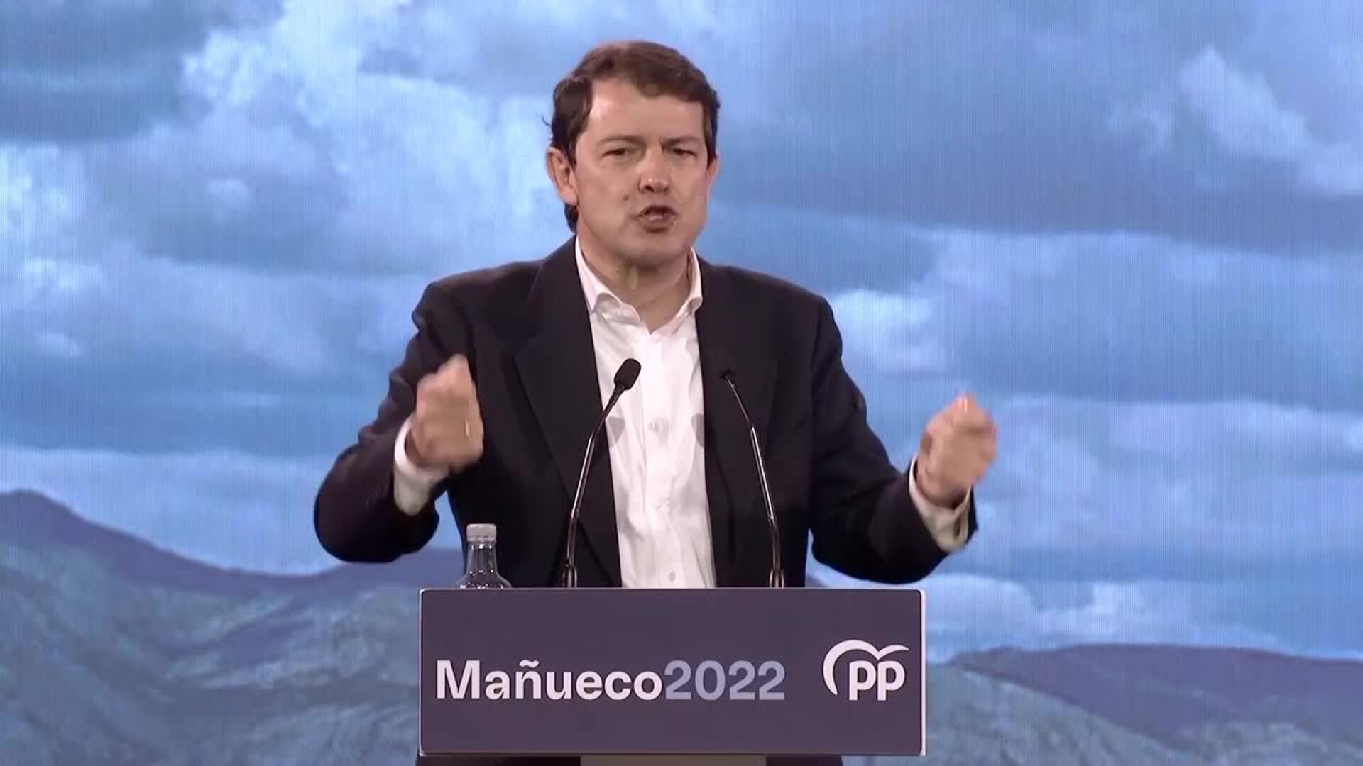 Mañueco subraya que &quot;queda tiempo&quot; y anima a &quot;seguir peleando&quot;