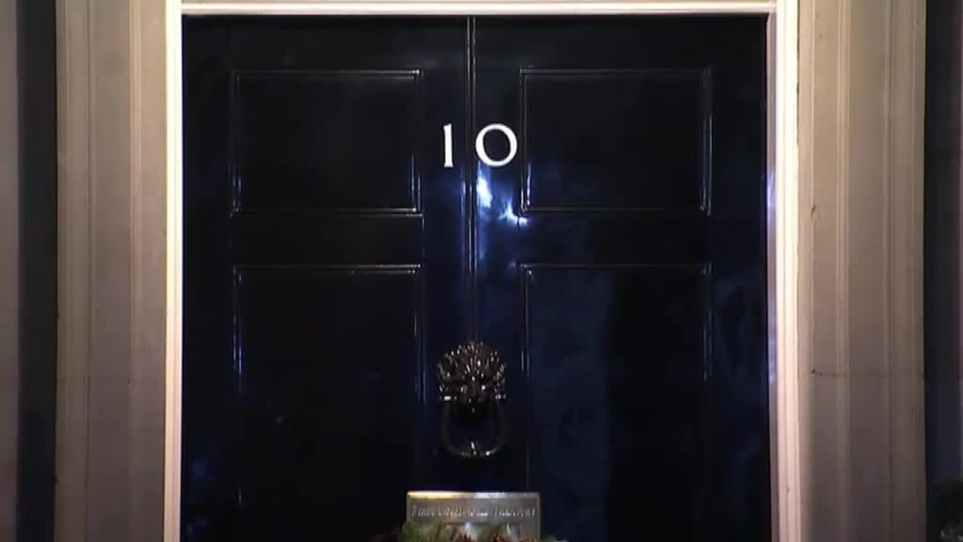 La prensa británica carga contra Boris Johnson por una presunta fiesta en Downing Street en plena pandemia