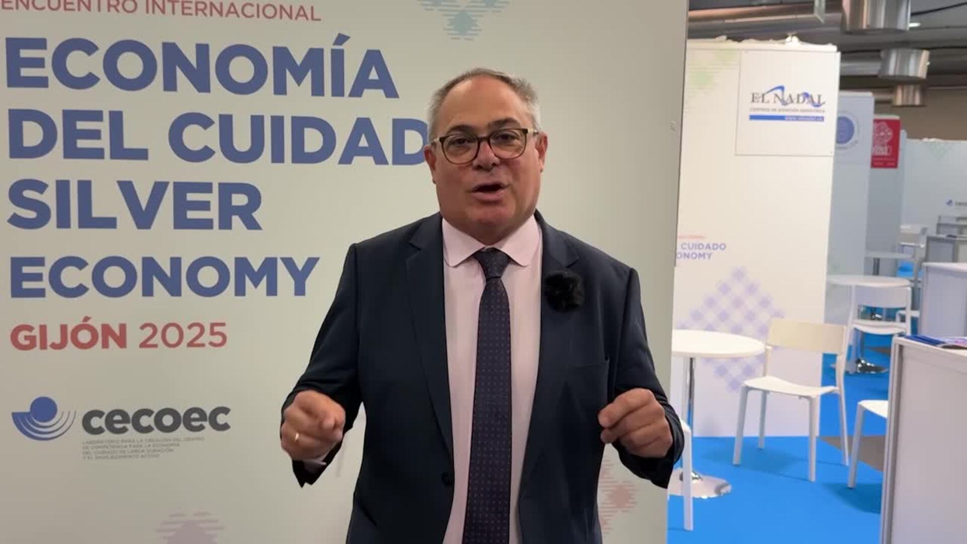 C-LM exhibe la fortaleza de su sistema de cuidados en Gijón