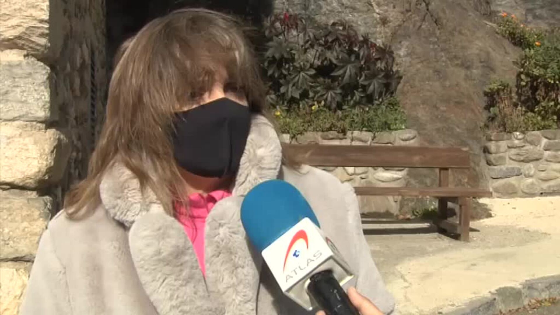 El frío polar y la nieve llena de esperanza las estaciones de esquí