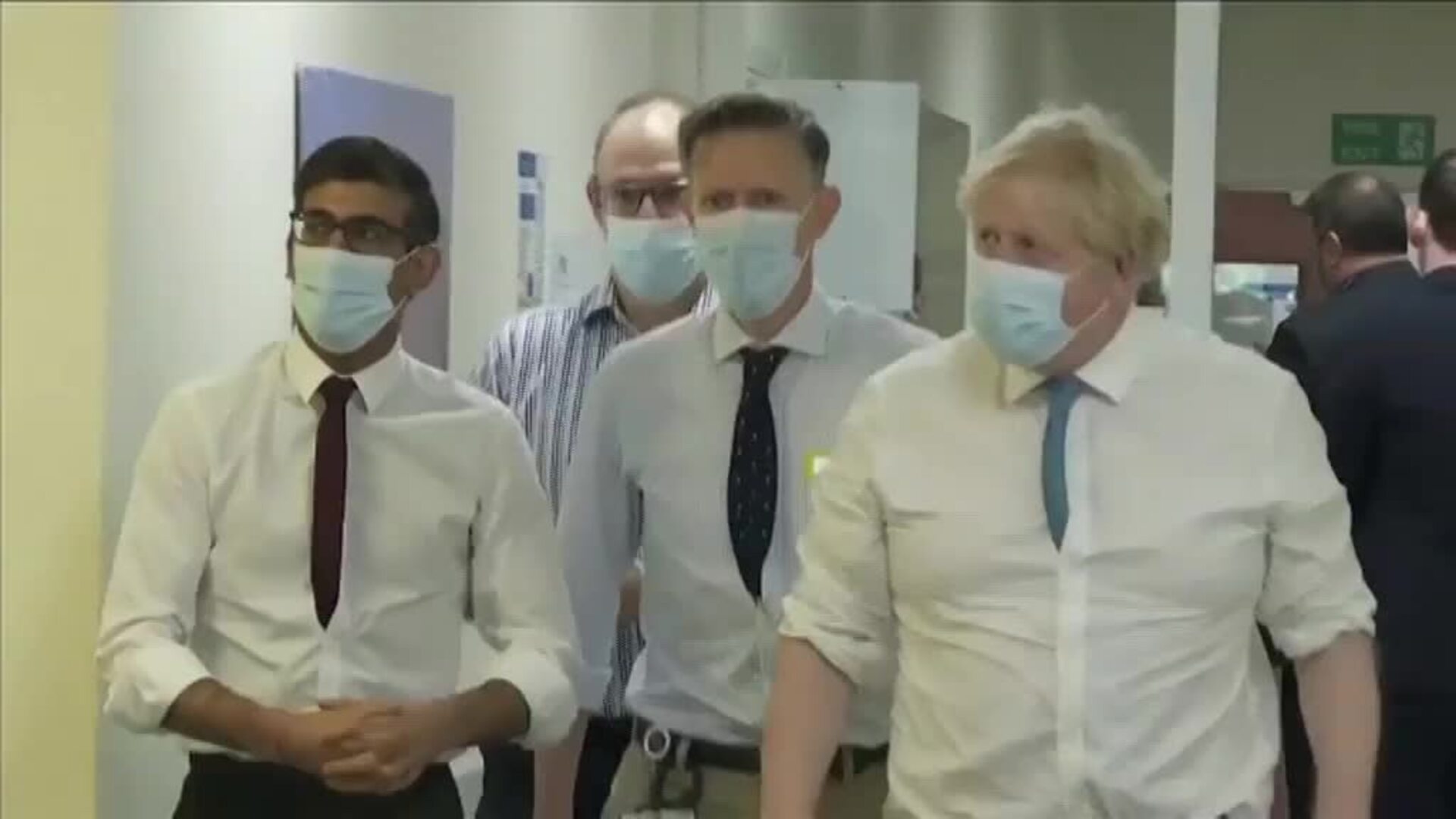 Boris Johnson cierra el escándalo &#039;partygate&#039; con una multa y una disculpa pública