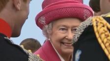Isabel II coincidió en Buckingham con personal de servicio infectado