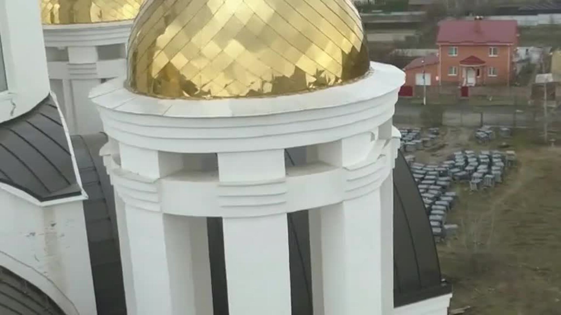 Continúa la exhumación de fosas comunes en la ciudad ucraniana de Bucha