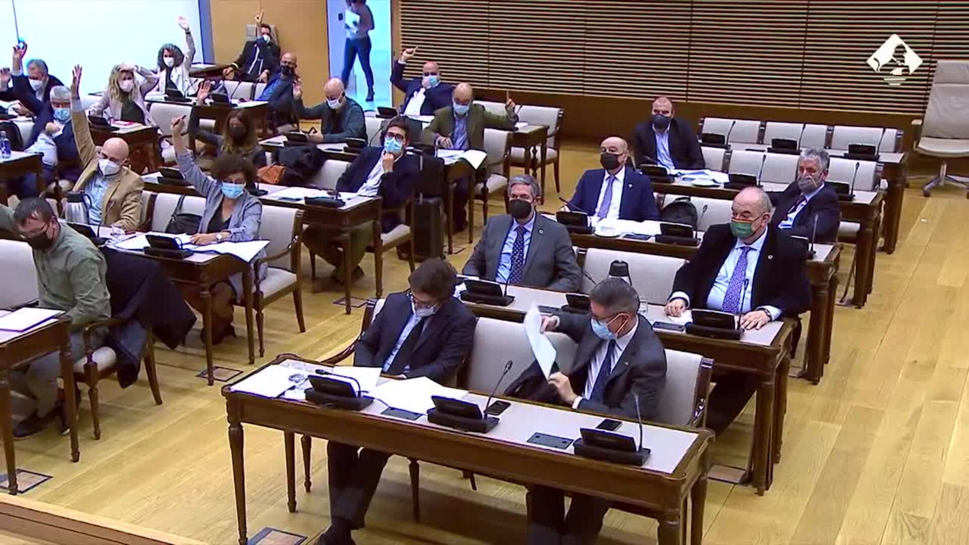 La Comisión de Hacienda y Función Pública eleva a Pleno la ley de interinos