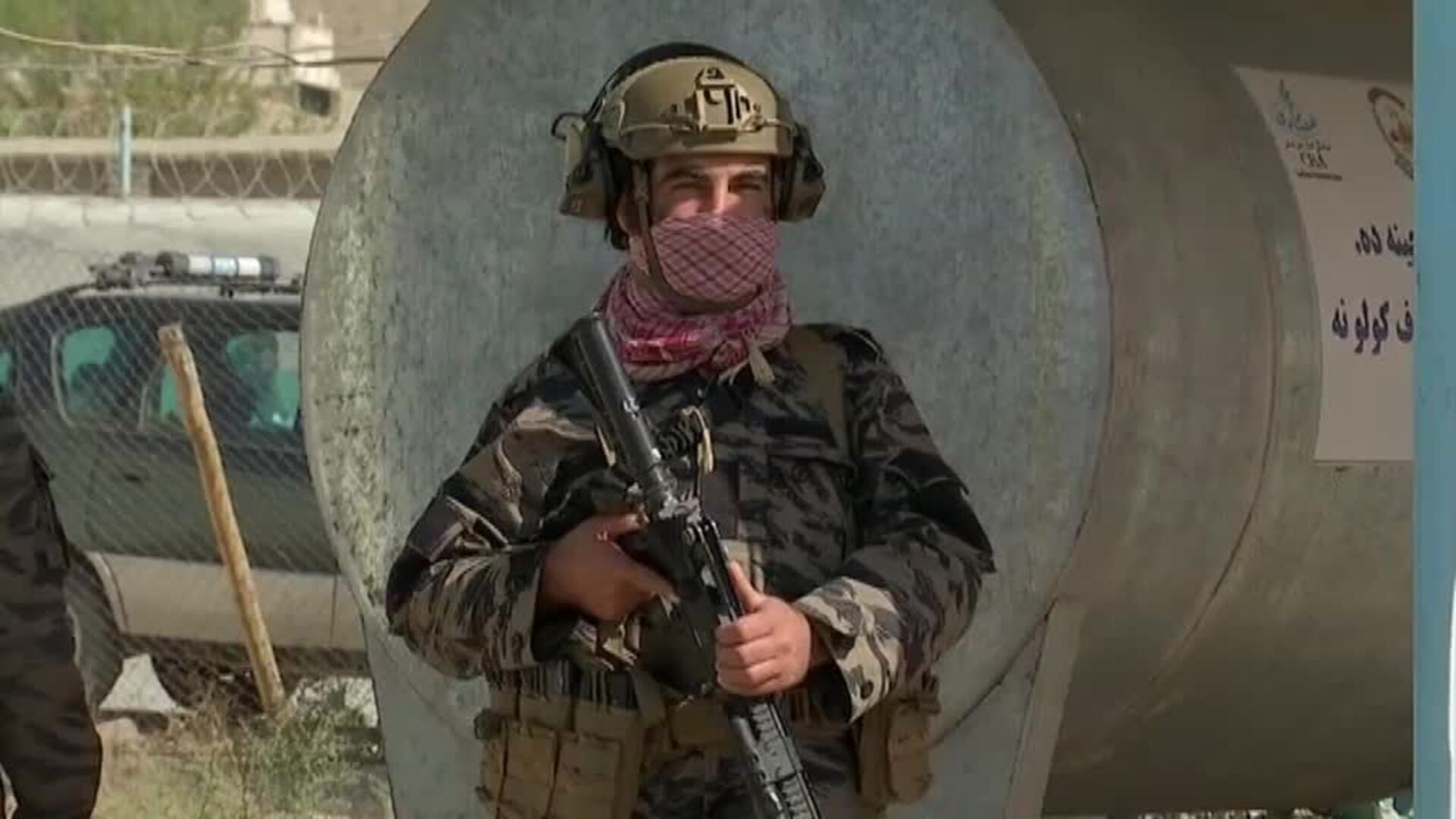 Algo de ayuda para desplazados afganos