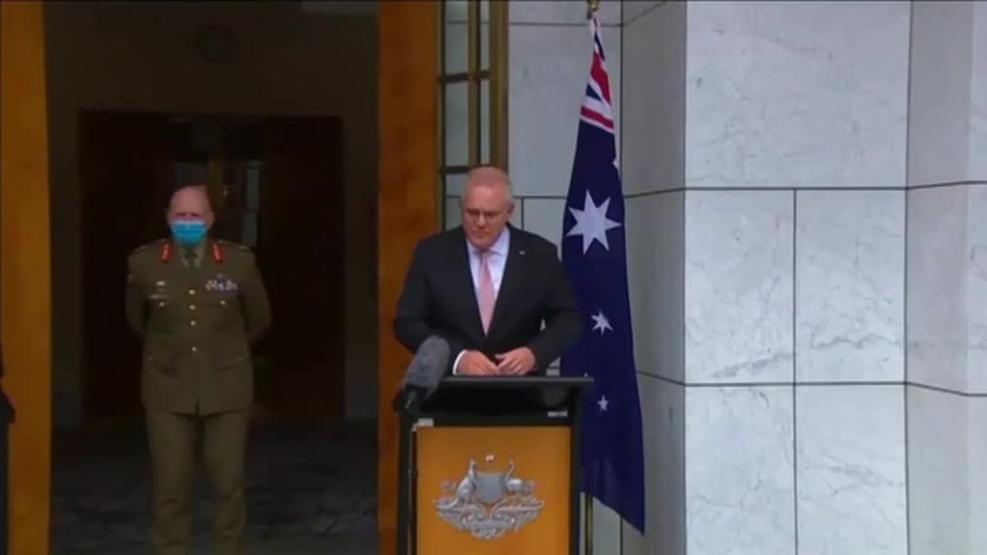 El tenista serbio, que está sin vacunar del covid, depende el ministro de Inmigración que puede expulsarle del país