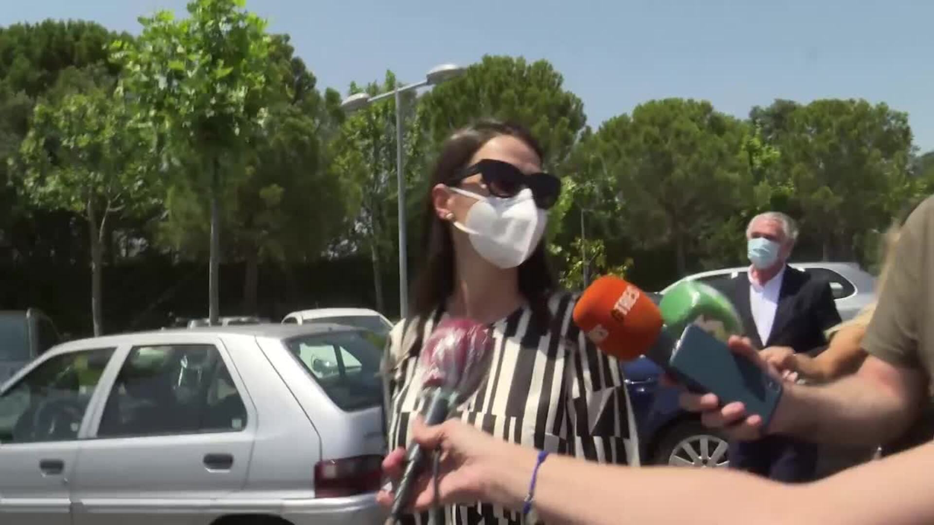 Esther Doña refleja su consternación por la muerte de su padre