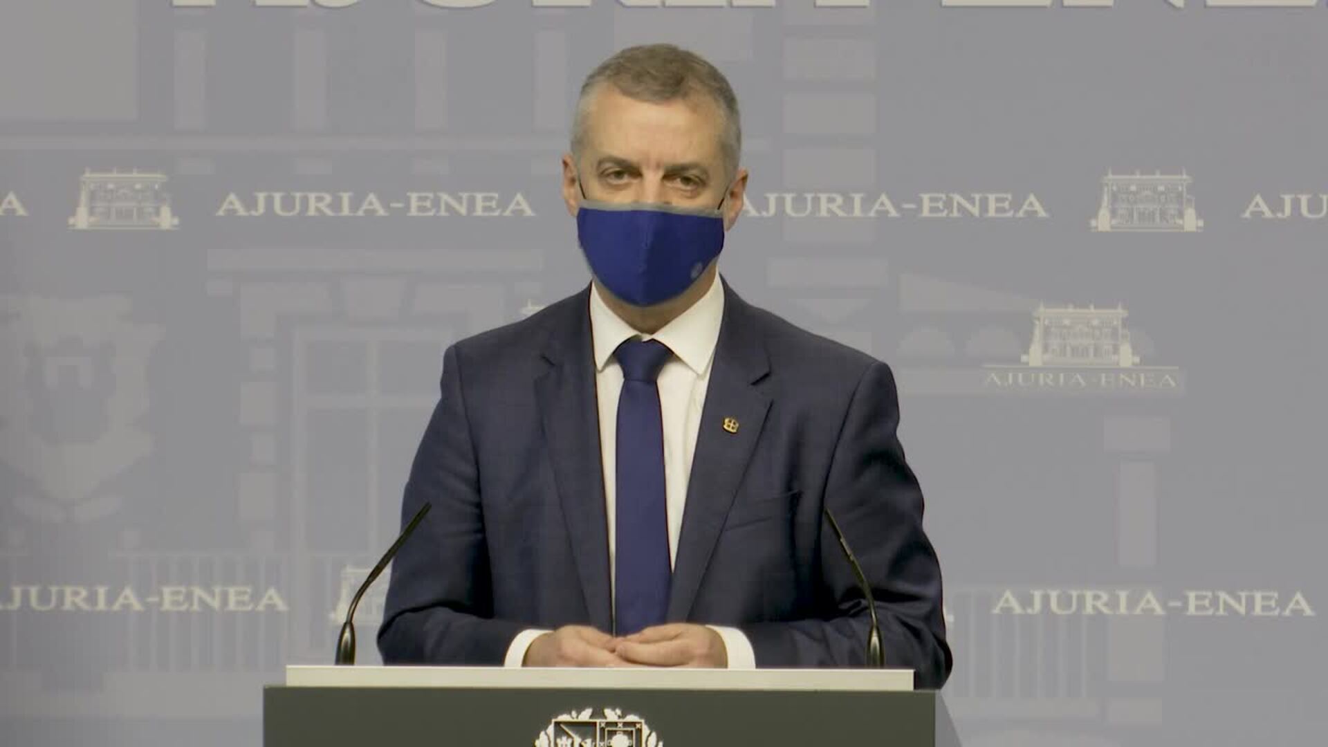 Urkullu respeta pero no comparte el auto que permite la apertura de bares