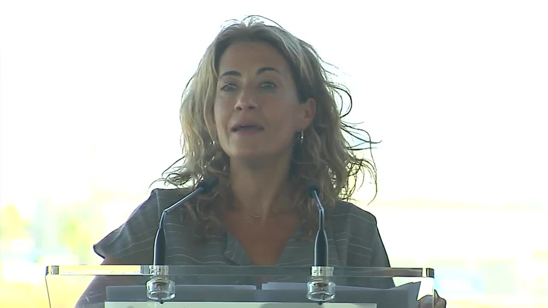 Ministra de Transportes anuncia que las obras del puente del Centenario comenzarán &quot;en pocos días&quot;