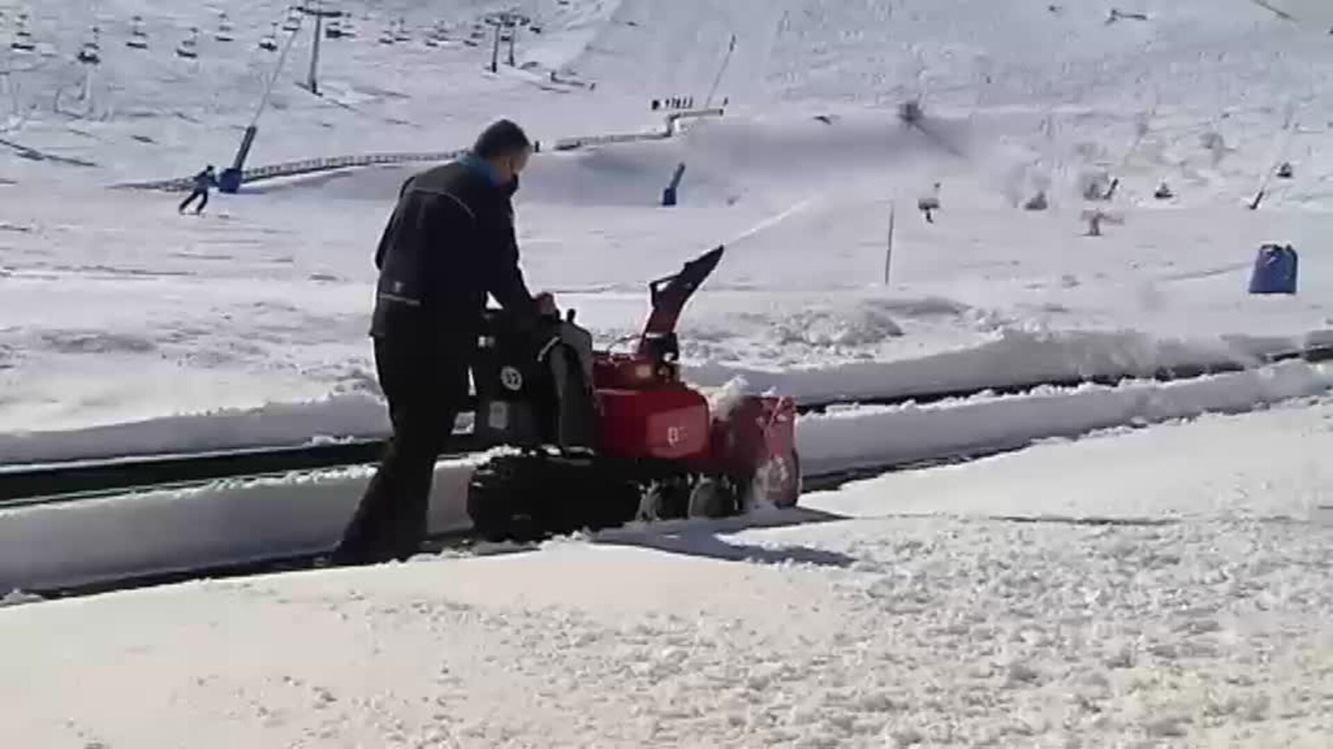 La nieve y el viento que ponen en aviso por riesgo a algunos puntos del país