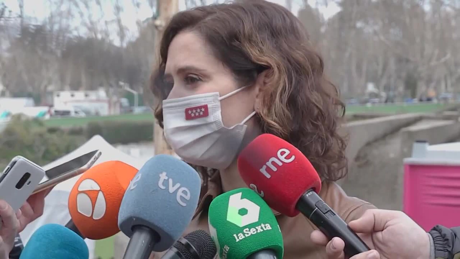 Ayuso apoya la candidatura de Feijoó porque &quot;es la mejor&quot; y niega la suya