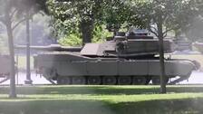 Tanques y otros equipos pesados ​​preparados para desfile militar en Washington