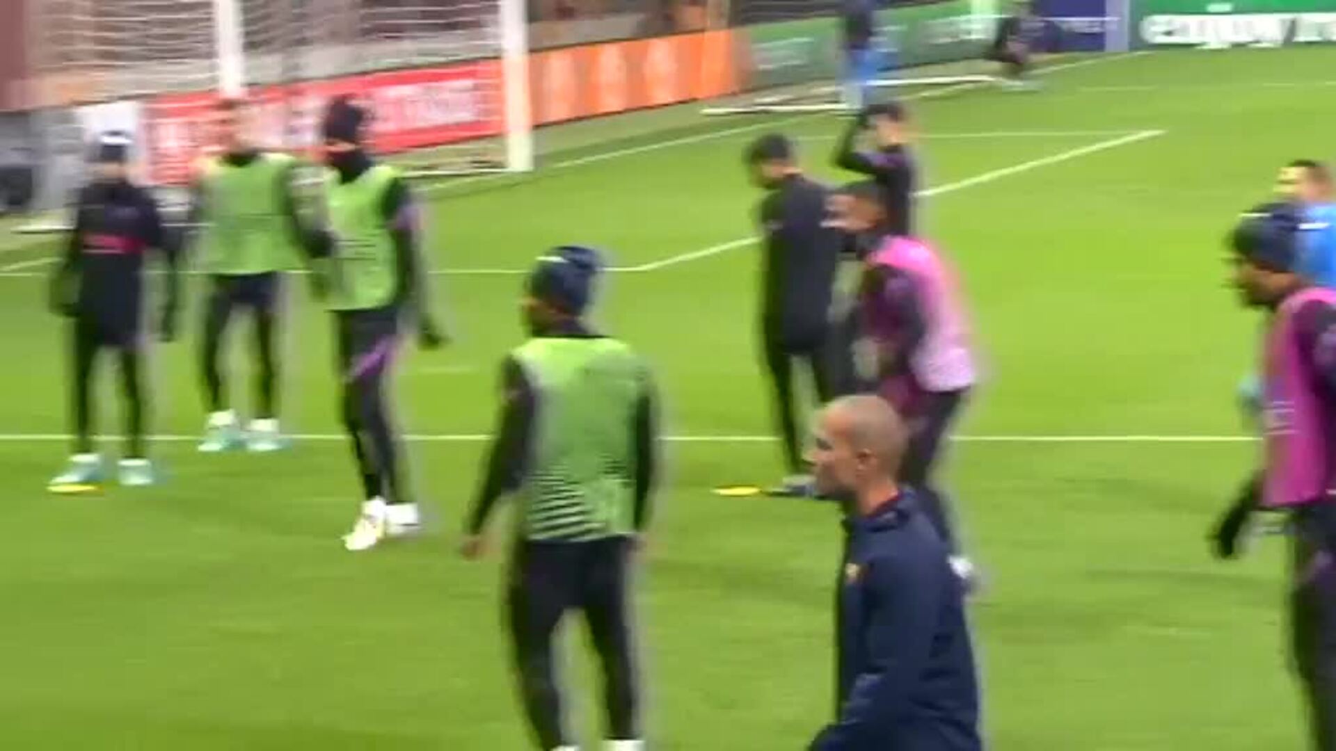 El Barça se entrena en Estambul con la presencia de Laporta