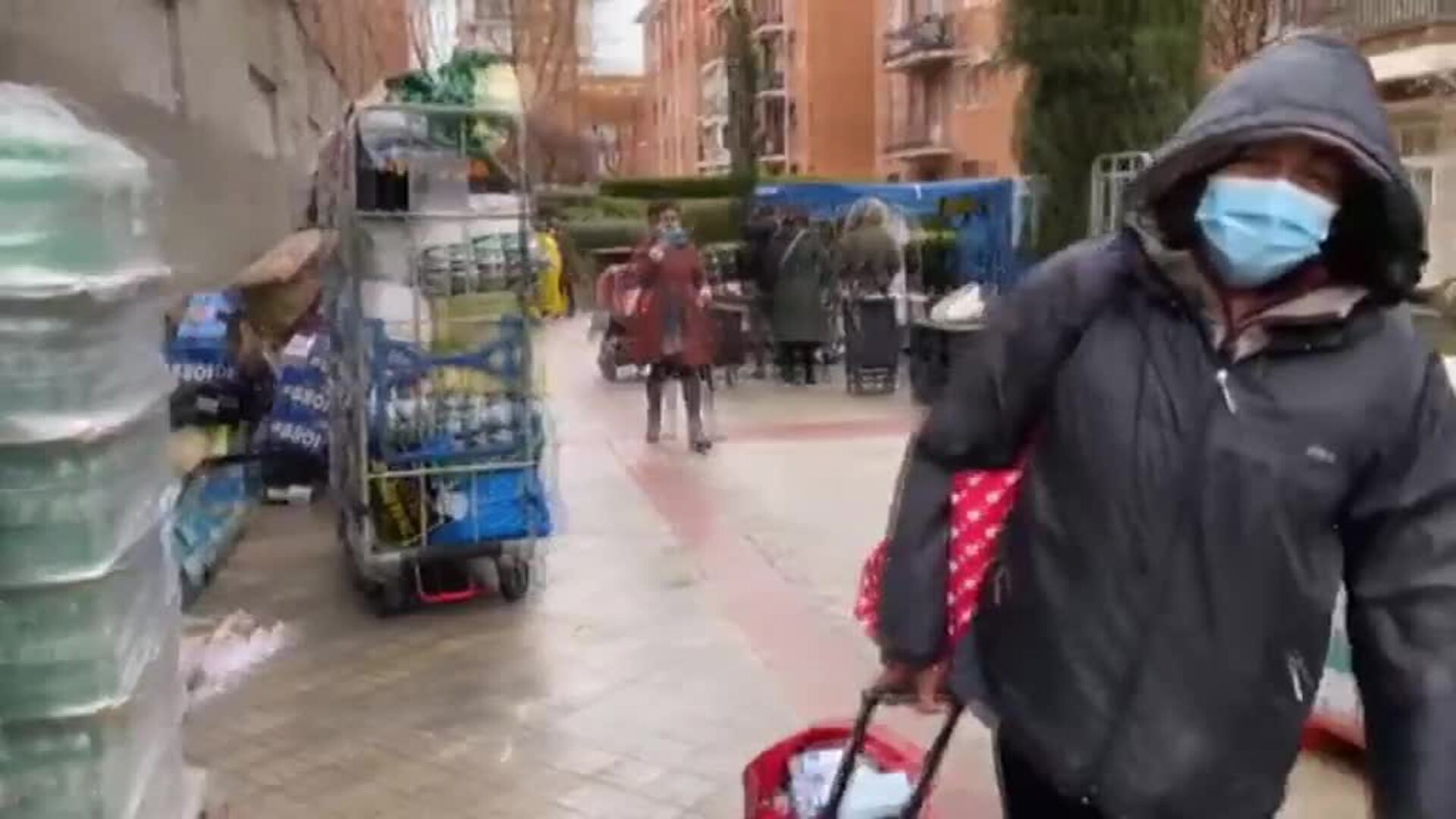 Cientos de expediciones afianzan un puente terrestre de solidaridad con Ucrania