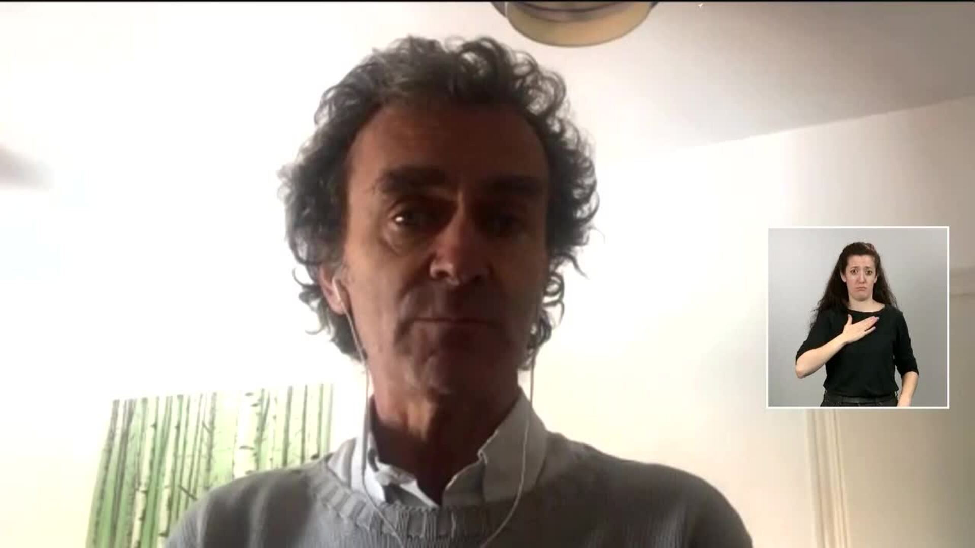 Simón defiende mantener algunas restricciones unas &quot;semanas más&quot;