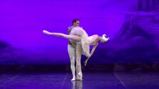 El Ballet de Kiev recala hoy en el Teatro Tívoli con un renovado 'El lago de los cisnes'