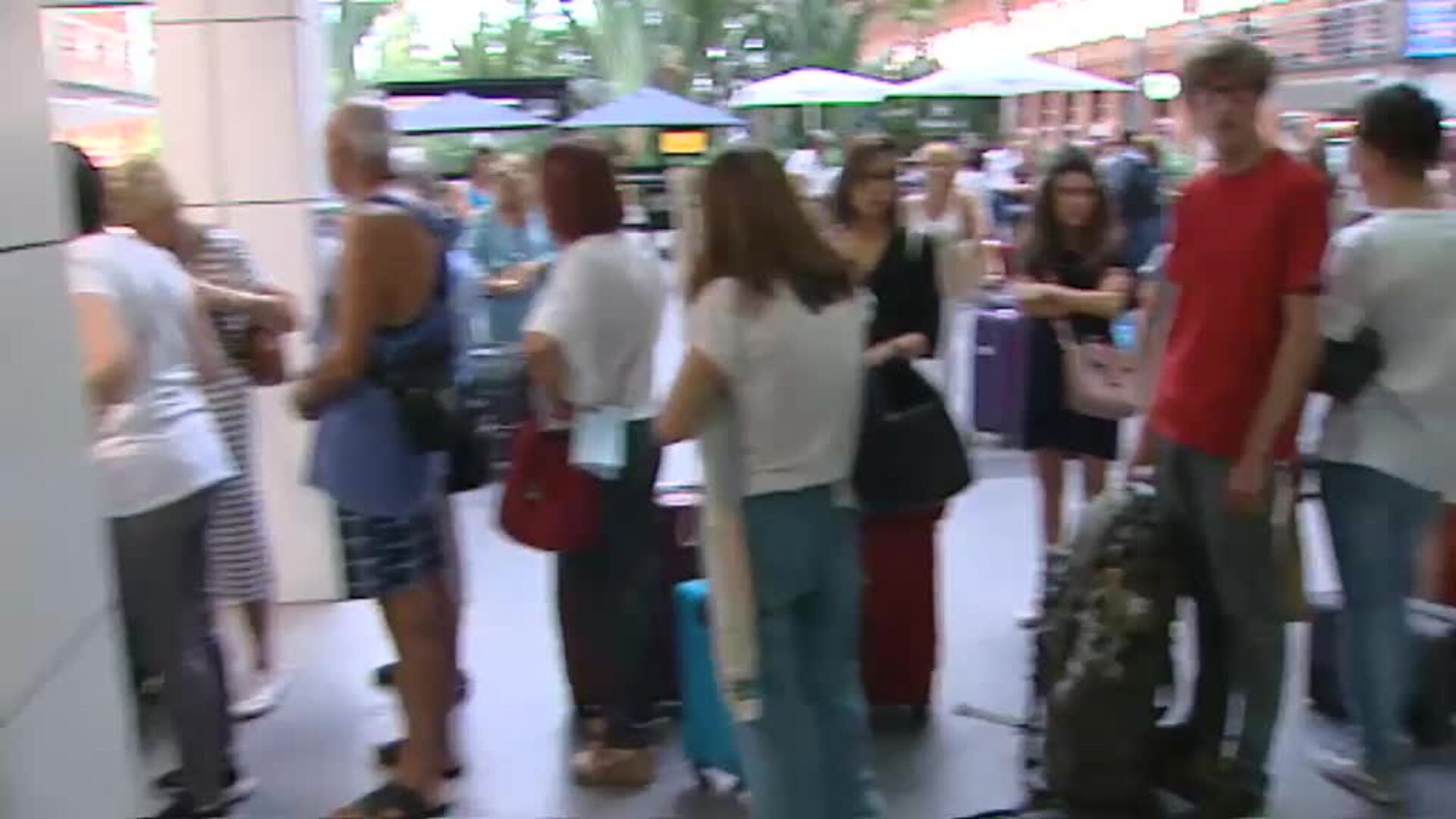 La jornada de  huelga convocada hoy en RENFE se salda con cientos de cancelaciones y retrasos