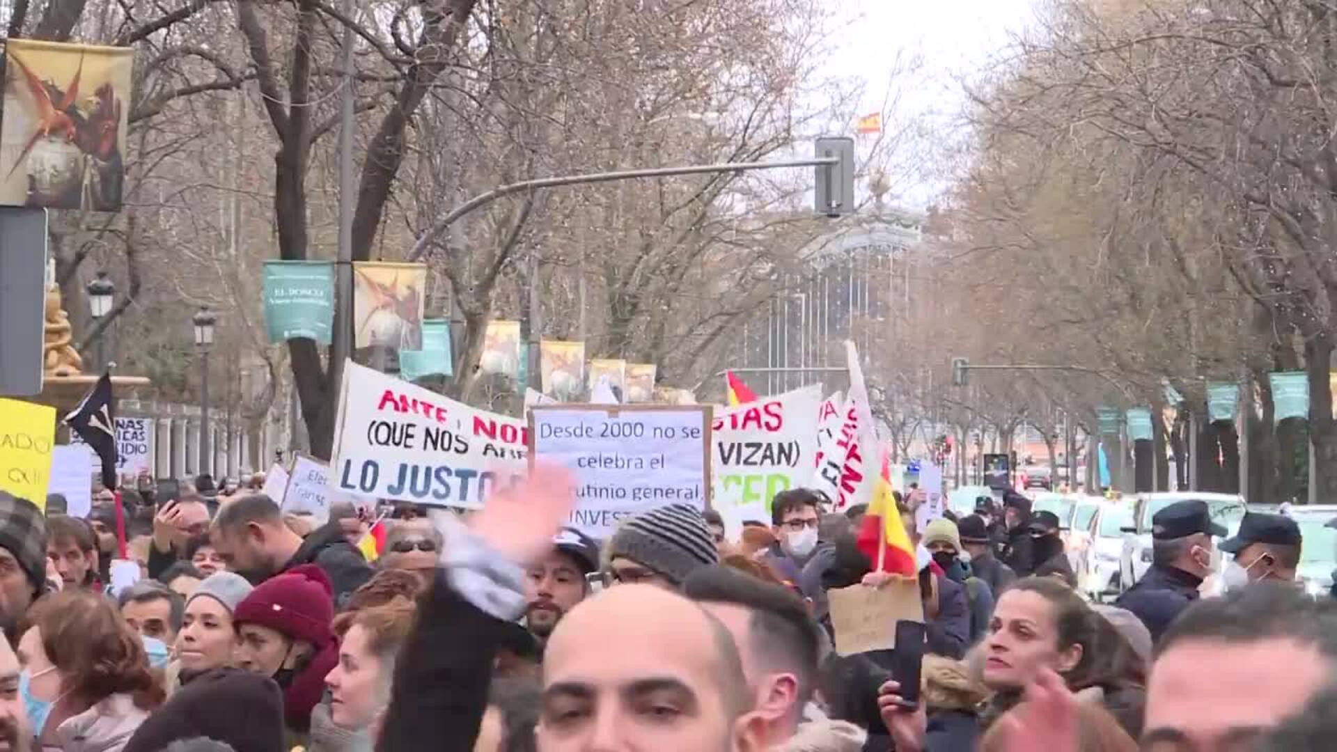 Manifestación negacionista en Madrid pide libertad