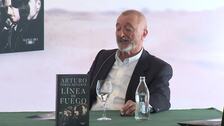 Arturo Pérez-Reverte, corresponsal en la batalla del Ebro