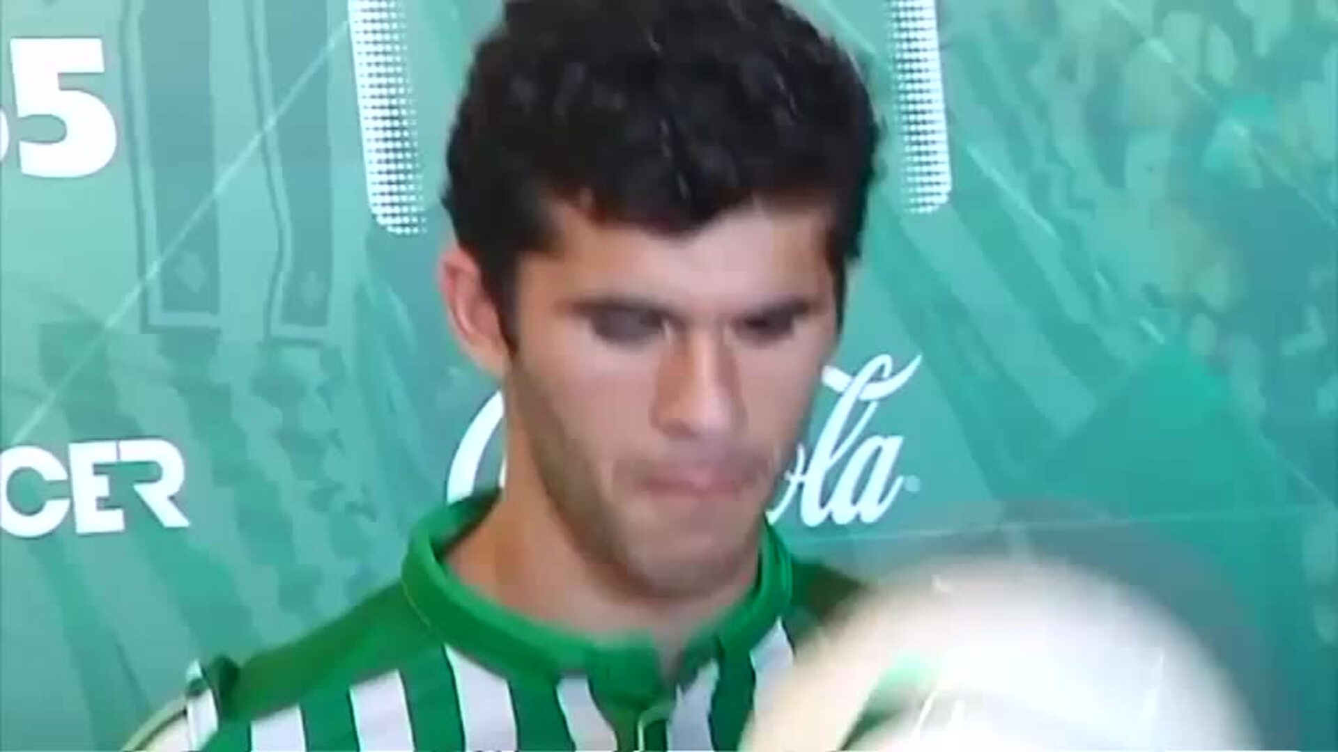 Aleñá explica su salida del Barça al Betis: &quot;Estuve muchos partidos sin convocar&quot;