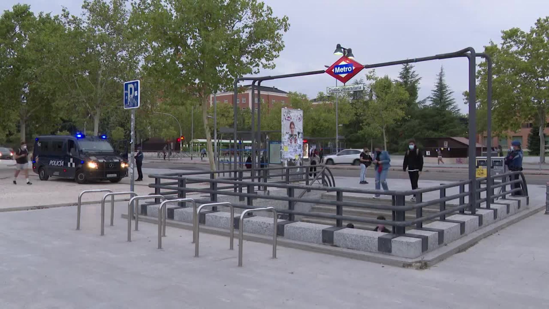 Los universitarios desisten del botellón por la presión policial