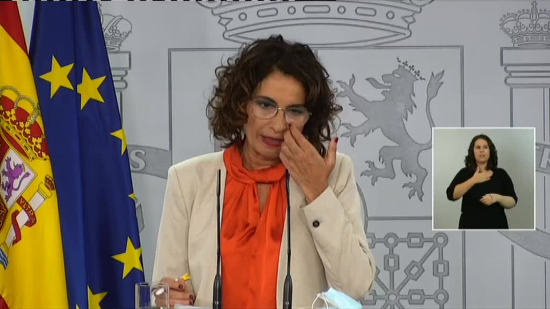 Montero contradice a Iglesias y afirma que las bajas laborales las conceden los médicos