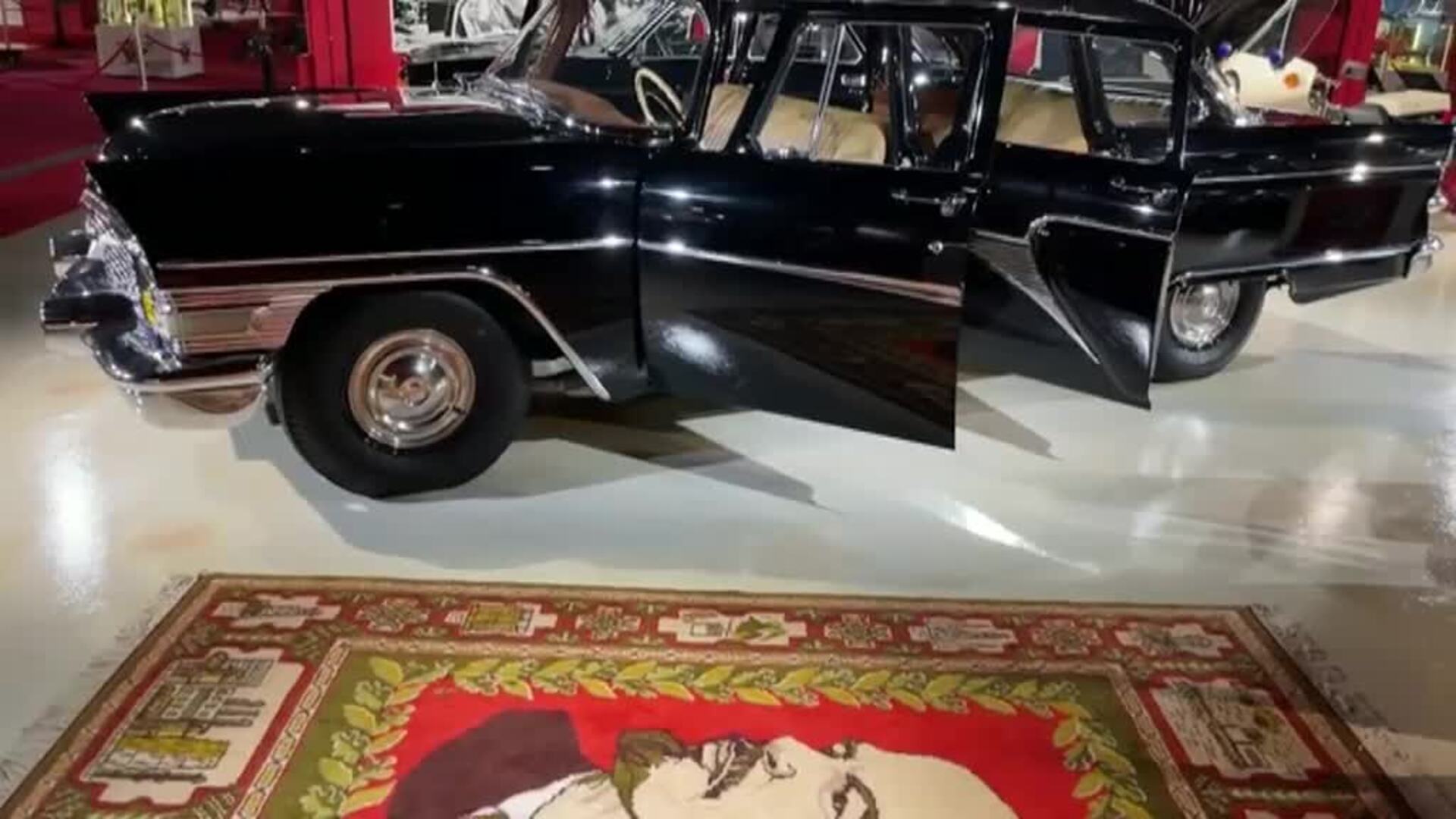 Un museo de coches retro en Bulgaria expone 70 viejas glorias de la época soviética