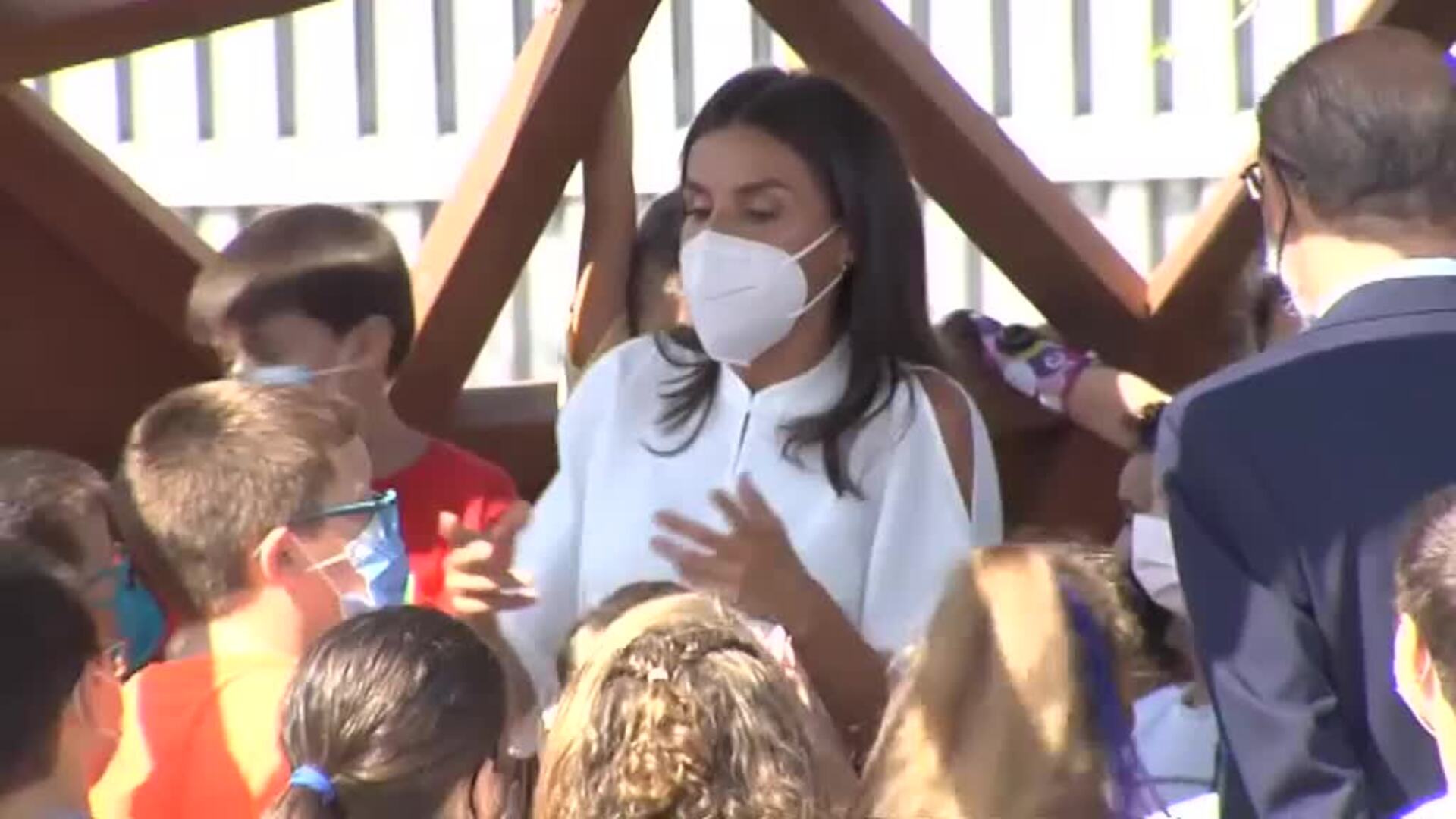 La Reina inaugura oficialmente el curso escolar en Zuera