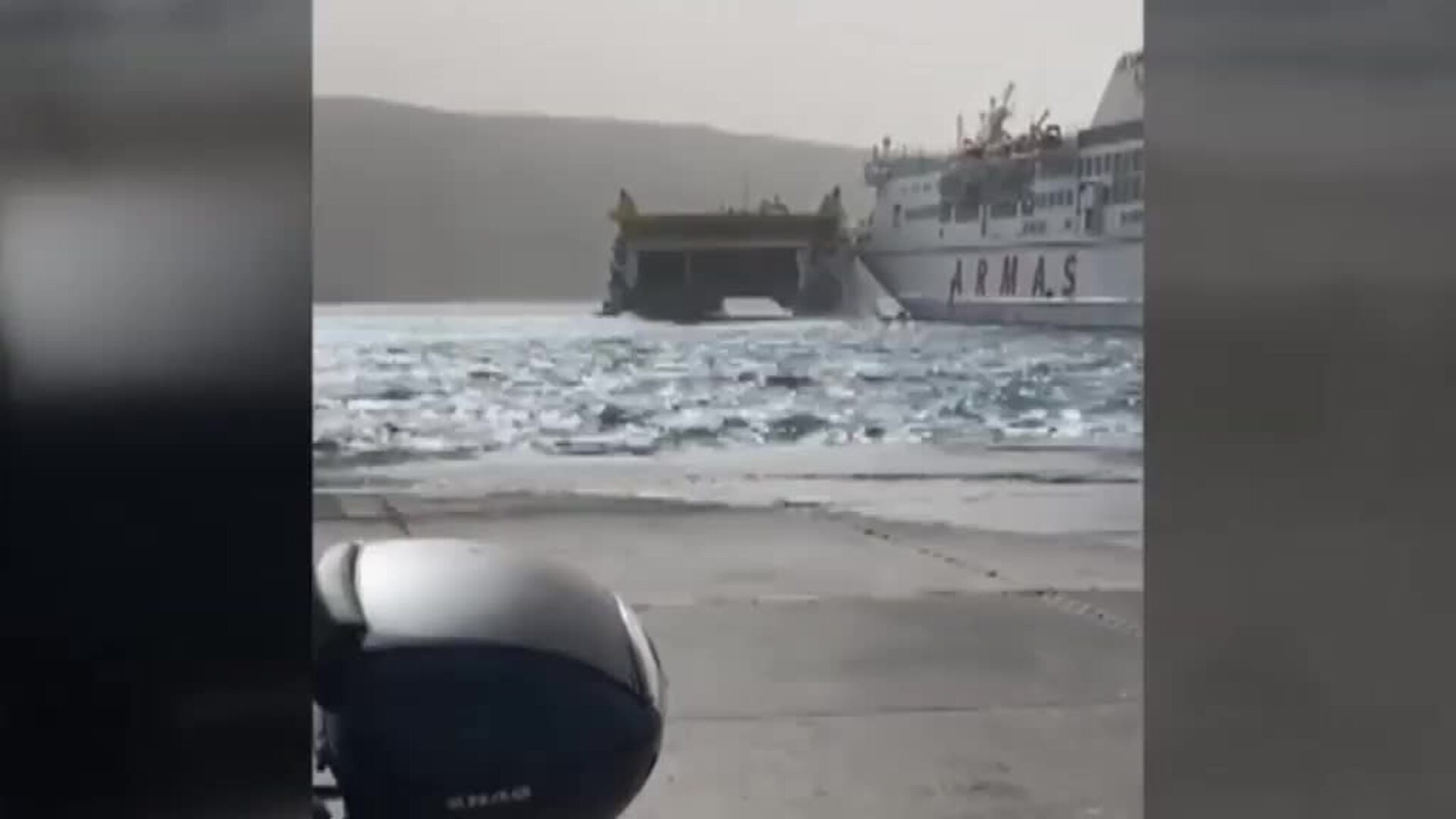 El temporal de viento y calima provoca el caos en las Islas Canarias