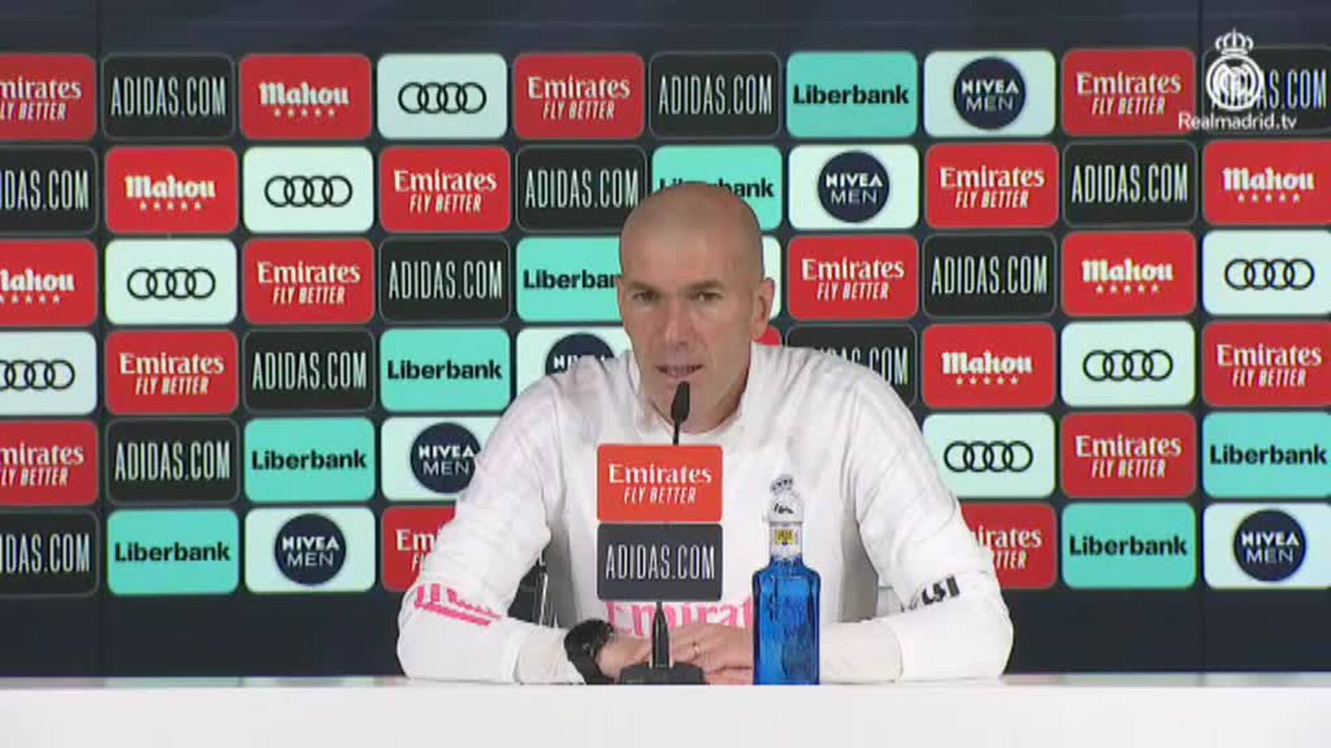 Zidane a Hazard: &quot;Tranquilidad, lo necesitamos, pero no queremos hacer tonterías de volver rápidamente&quot;