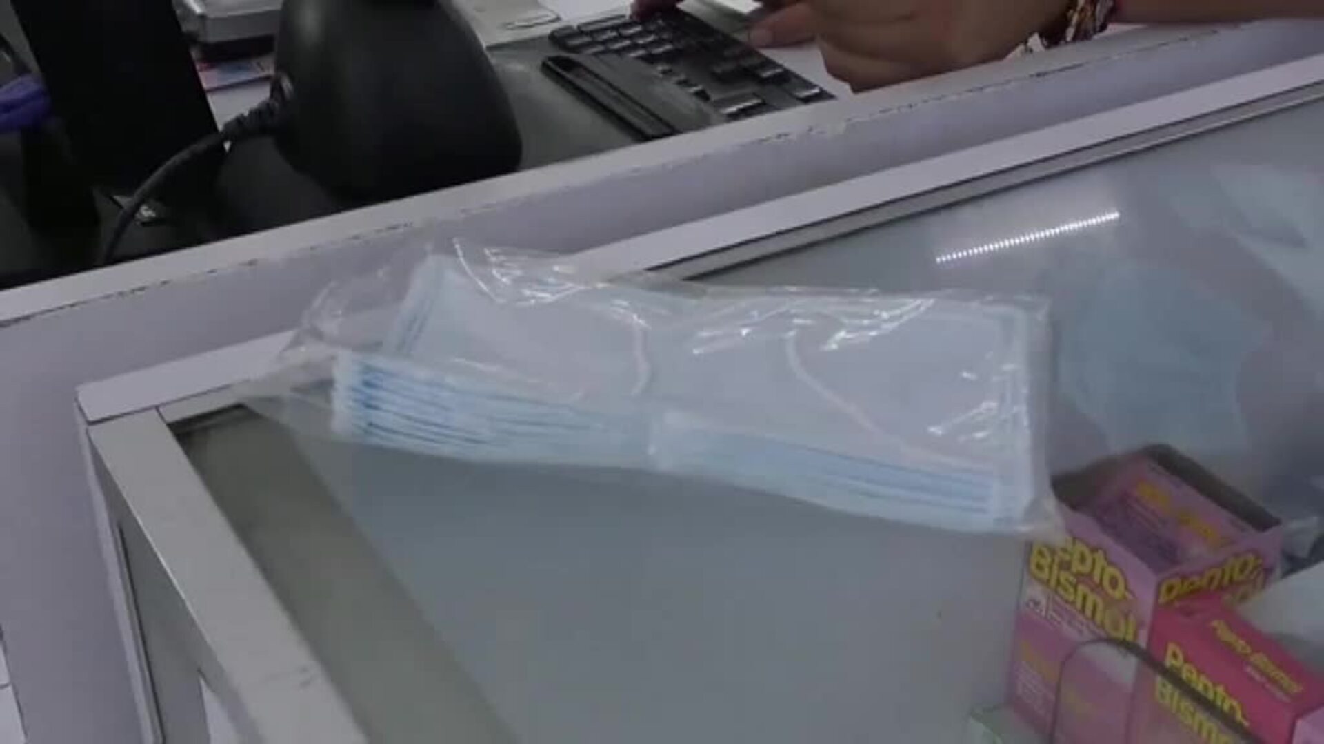 Los mexicanos se lanzan a la compra de mascarillas y geles tras el primer positivo por Coronavirus