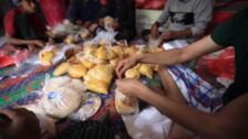 Reparto de ayuda alimentaria para Ramadán en Saná