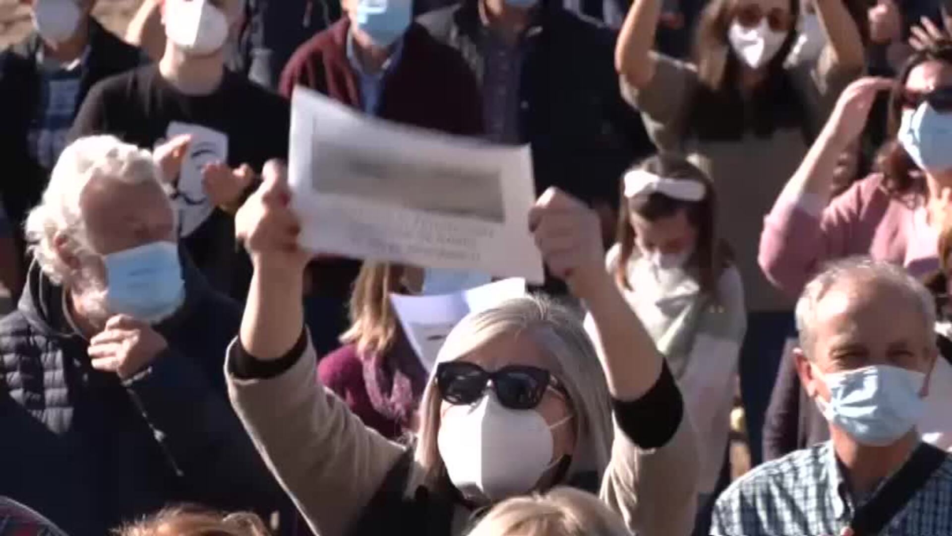 Los vecinos de Mazarrón se manifiestan contra el expediente de deslinde de la Demarcación de Costas