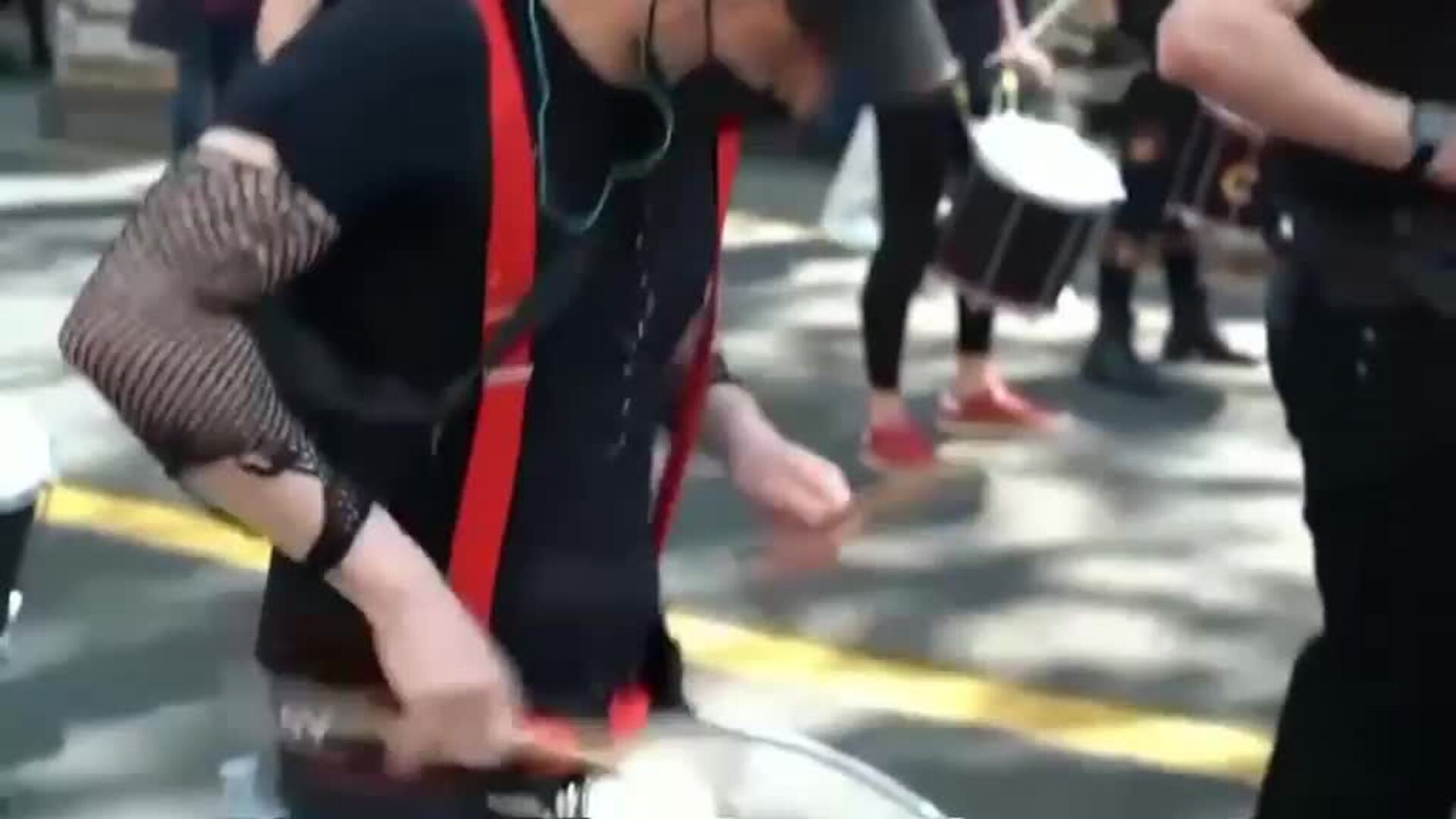 Miles de manifestantes marchan en París por la emergencia climática