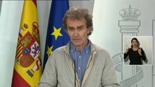 Fernando Simón: «Hay que revalidarlas, pero haremos inmediatamente las pruebas a los casos con síntomas leves»