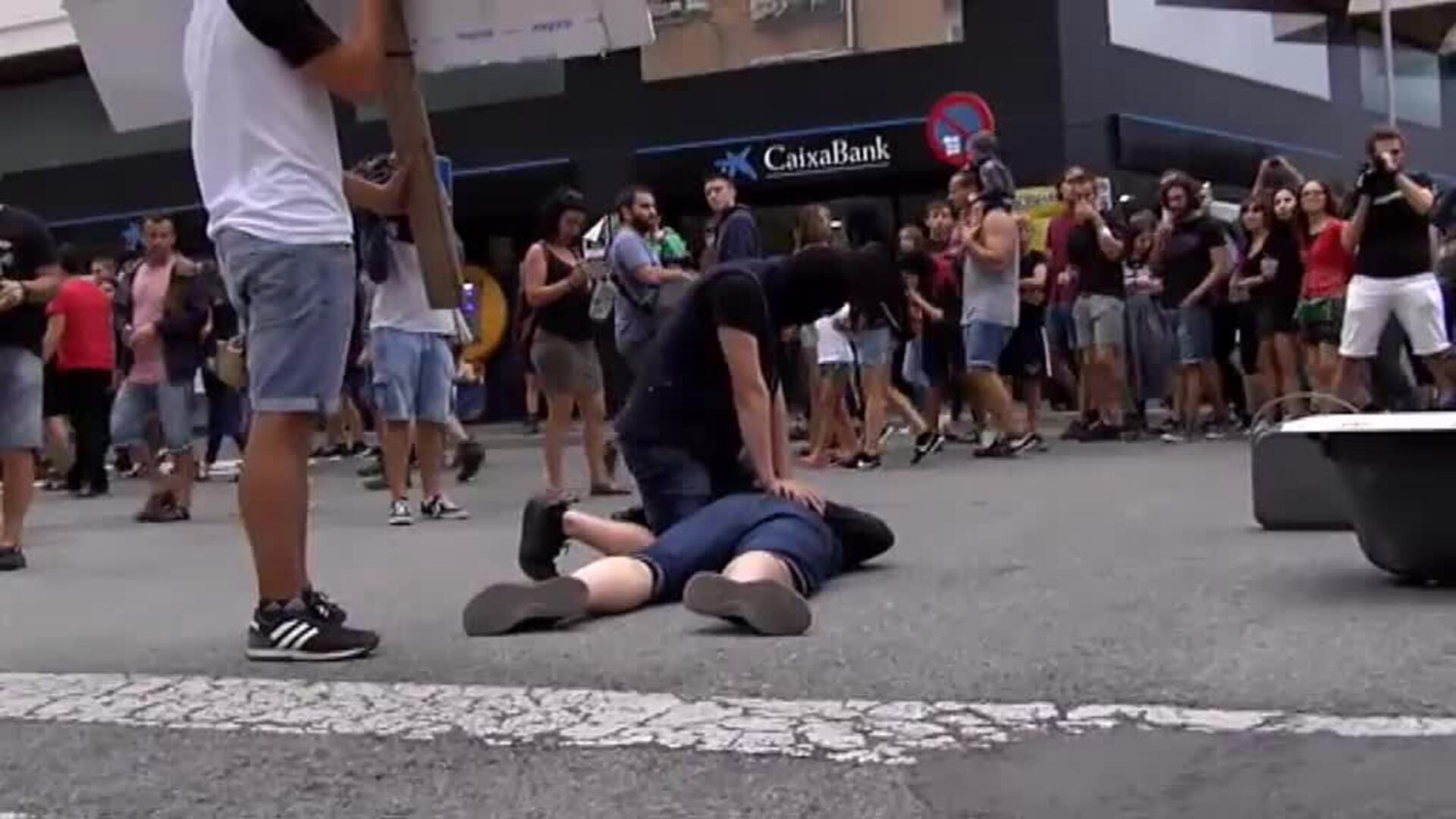 La localidad navarra de Alsasua celebra su &#039;Ospa Eguna&#039; sin incidentes