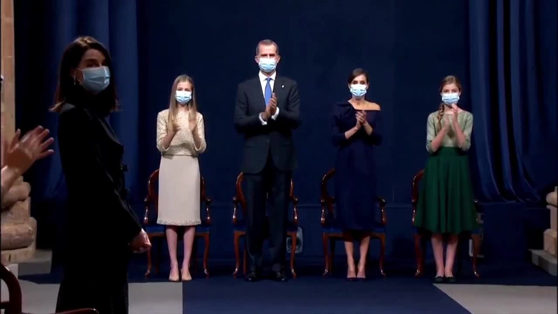 La Princesa Leonor luce su look más sobrio en Oviedo