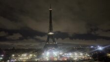 La Torre Eiffel apaga sus luces para sumarse a La Hora del Planeta