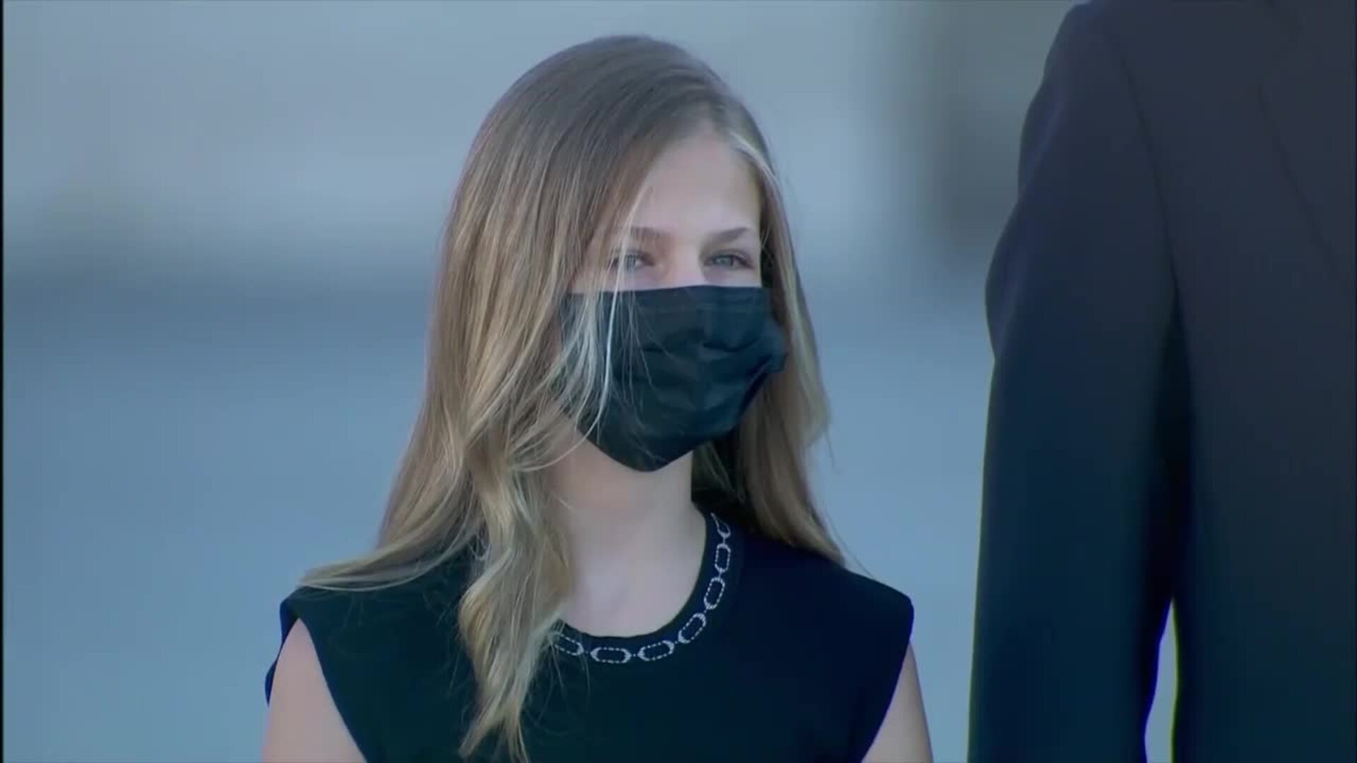 Los Reyes rinden homenaje junto a sus hijas a las víctimas del Covid-19