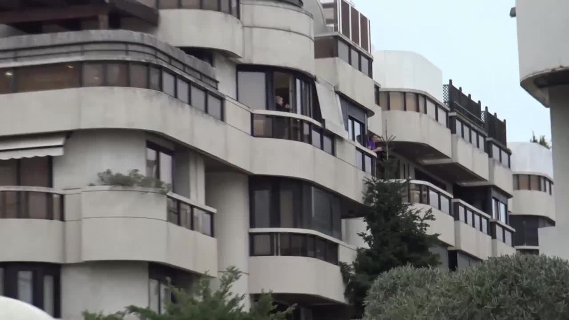 La Infanta Elena y Terelu Campos, unidas por el aplauso sanitario