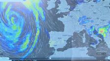 El tiempo en Semana Santa: la borrasca Diego lleva lluvia, viento y olas de cinco metros al norte