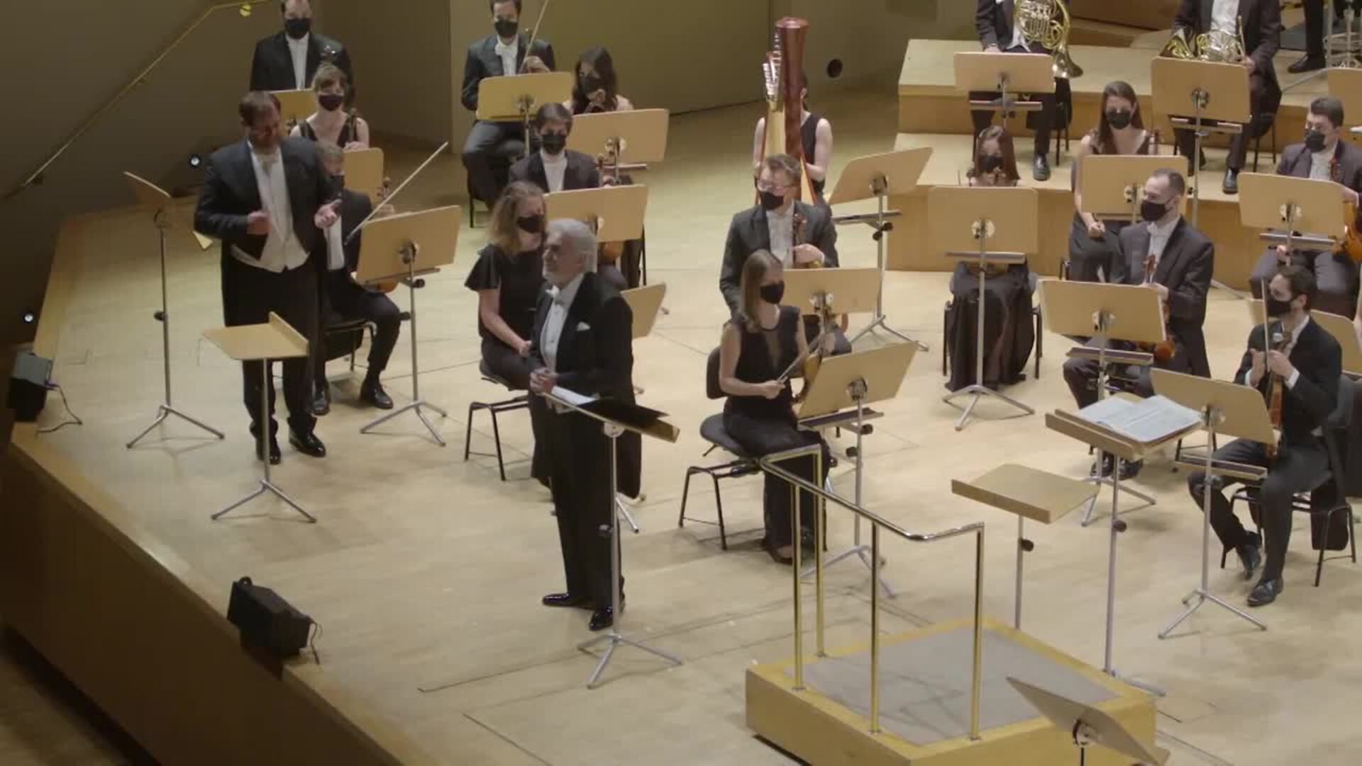 Plácido Domingo vive su vuelta a España entre ovaciones y aplausos