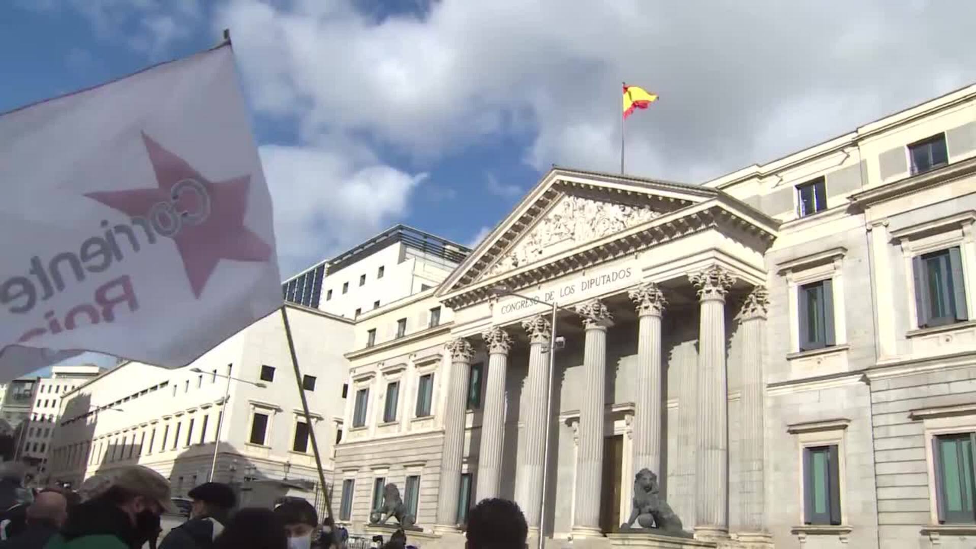 Protesta de pensionistas frente al Congreso contra la privatización de pensiones