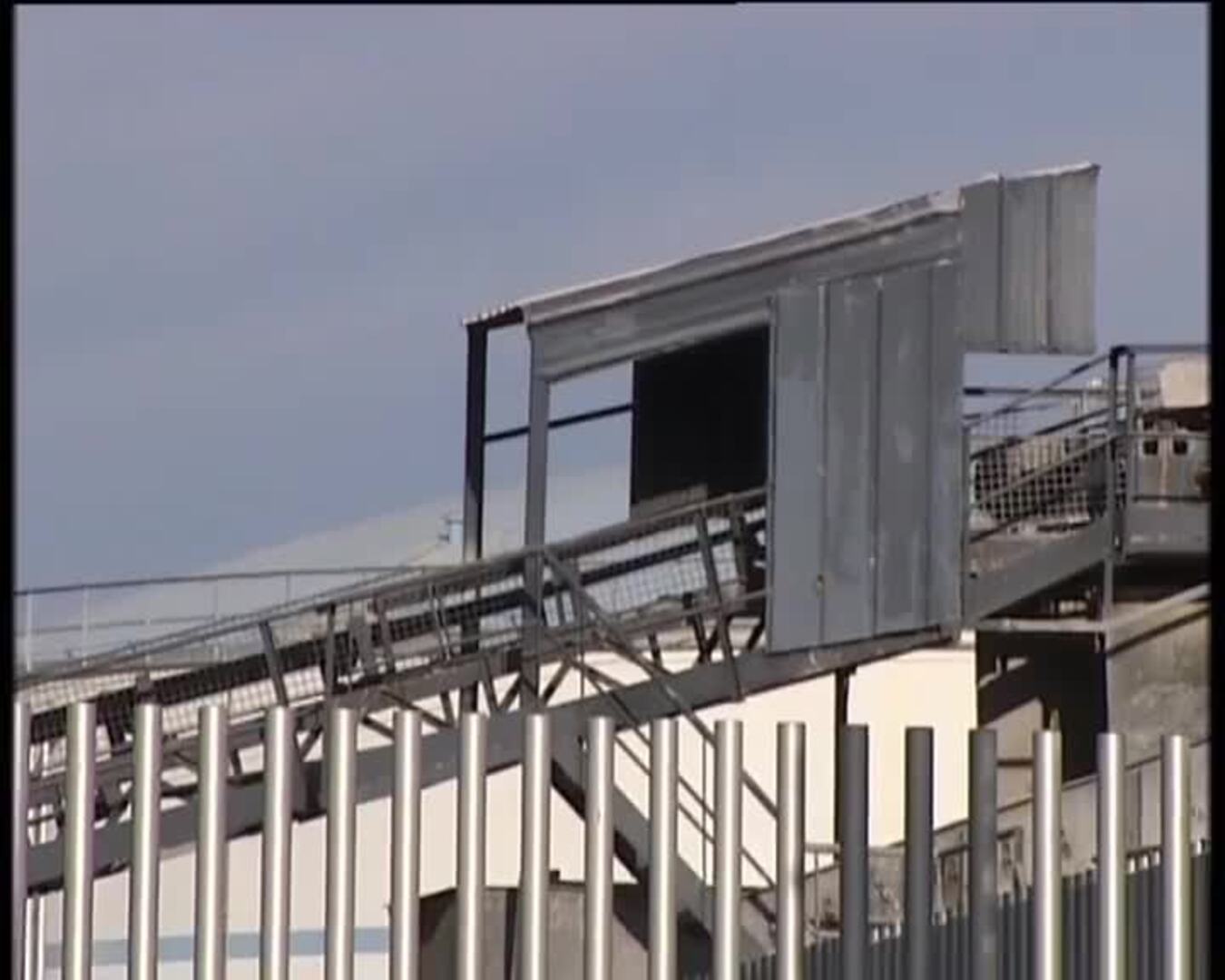 Hallan a un bebé muerto en la cinta transportadora de una empresa de residuos