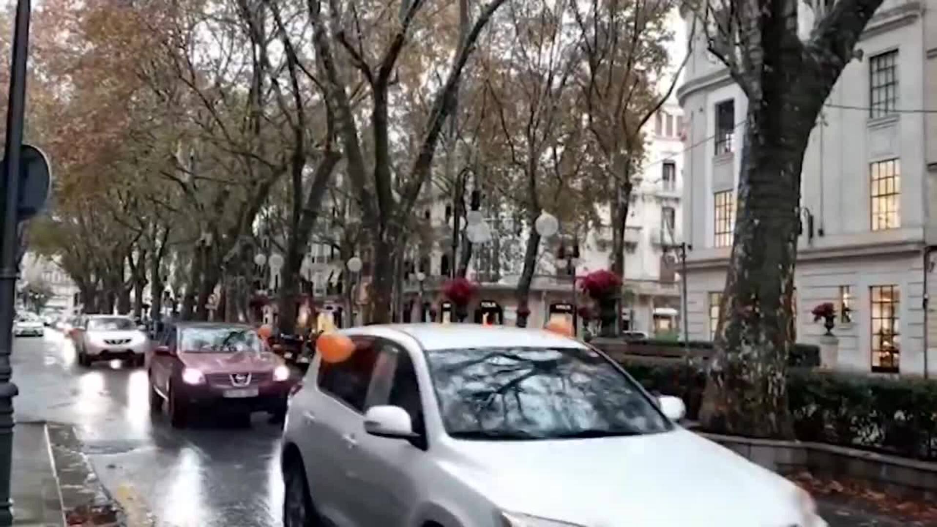 Unos 350 vehículos salen a las calles de Palma en protesta contra la Ley Celaá