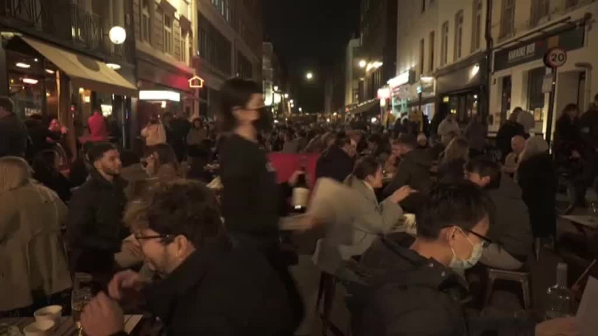 La UE estudia aplicar un controvertido certificado de vacunación para reflotar la actividad económica