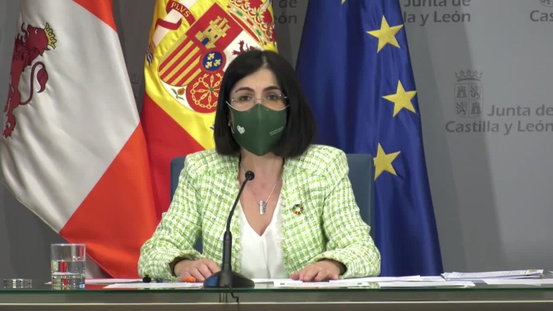 Sanidad y CCAA acuerdan revisar obligatoriedad de mascarilla pese a distancia