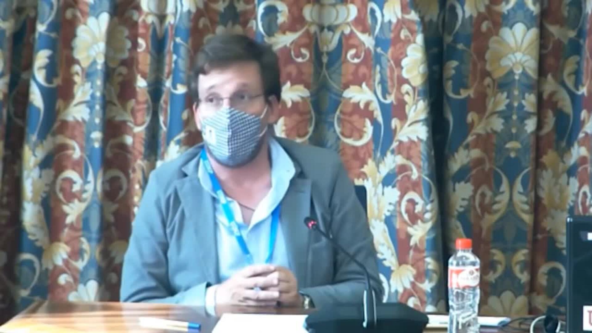 Almeida insiste en llegar a un acuerdo con Gobierno para una &quot;financiación estable&quot;