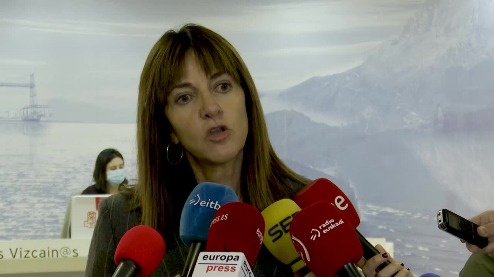 Mendia asegura que el nuevo PSE continuará &quot;ofreciendo respuestas y soluciones&quot;