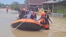 Al menos 15 muertos por inundaciones y corrimientos de tierra en el centro de Indonesia